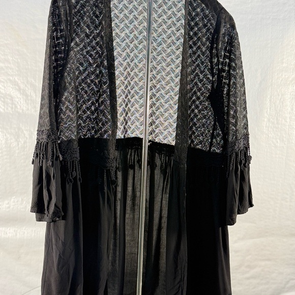 She + Sky Other - She + Sky Black and Silver Patterned Jacket